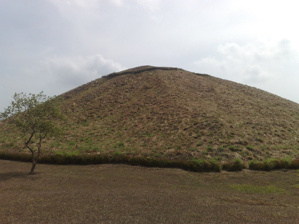 Photograph of the southern face of the La Venta pyramid platform at the Olmec site of La Venta, showing stepped earthworks and ceremonial construction typical of early Mesoamerican centers.